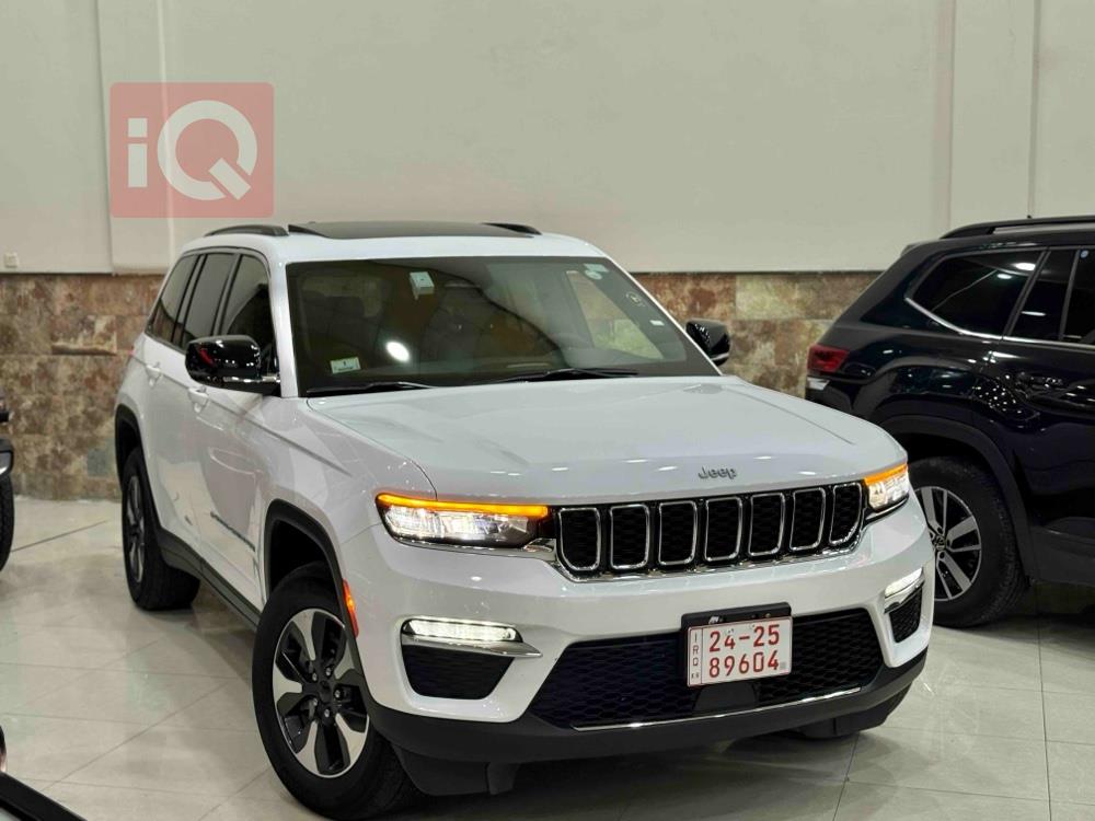 جیپ گراند شیرۆکی